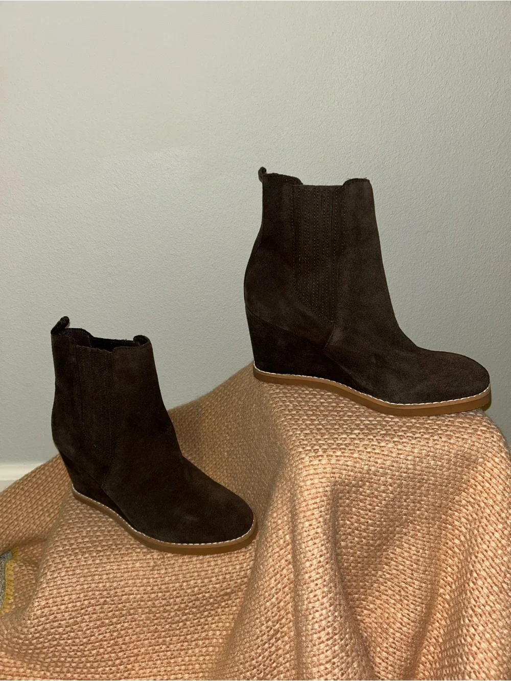 NEW Splendid Dark Brown Chocolate Suede Wedge Ankle Boots Sz 7